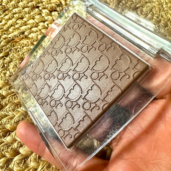 Dior Backstage Face & Body Powder-No-Powder - Picture 2 of 6